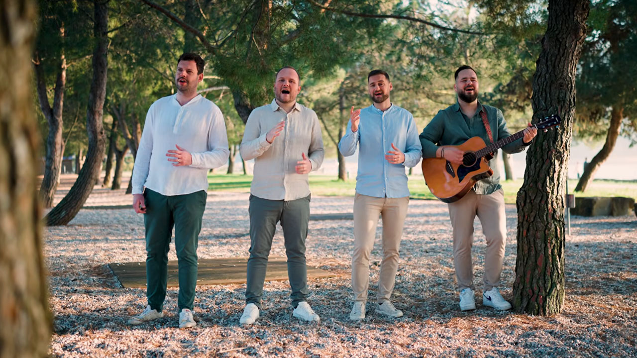 Kvartet Pušeljc med snemanjem videospota za pesem Cesarica ob morju