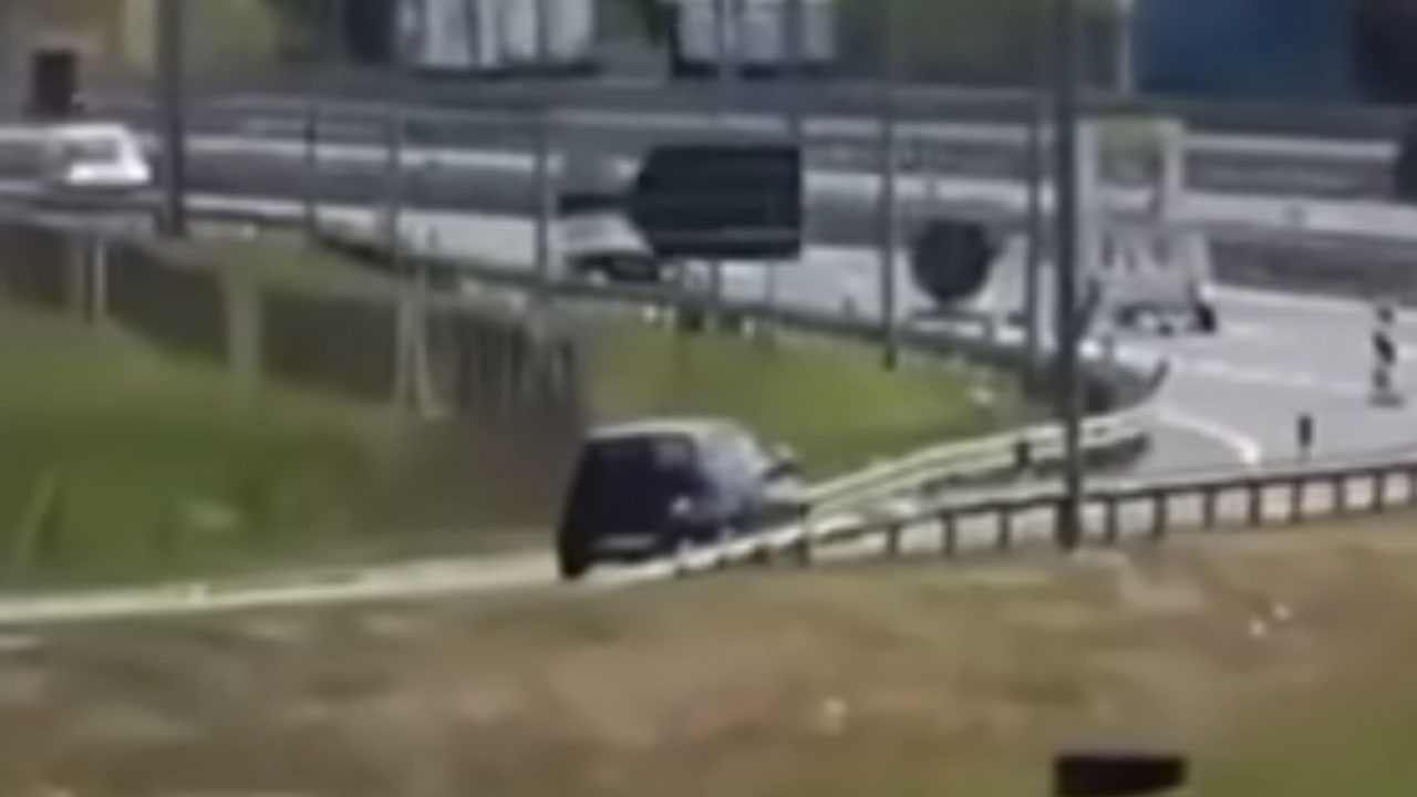 Na avtocesti v Srbiji posneli voznika, na avtocesto zapeljal nasprotno smer prometa