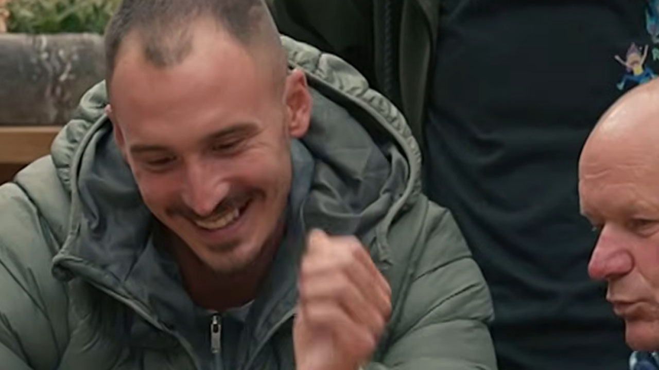 Žan iz Kmetije presrečen ob video sporočilu svoje mame