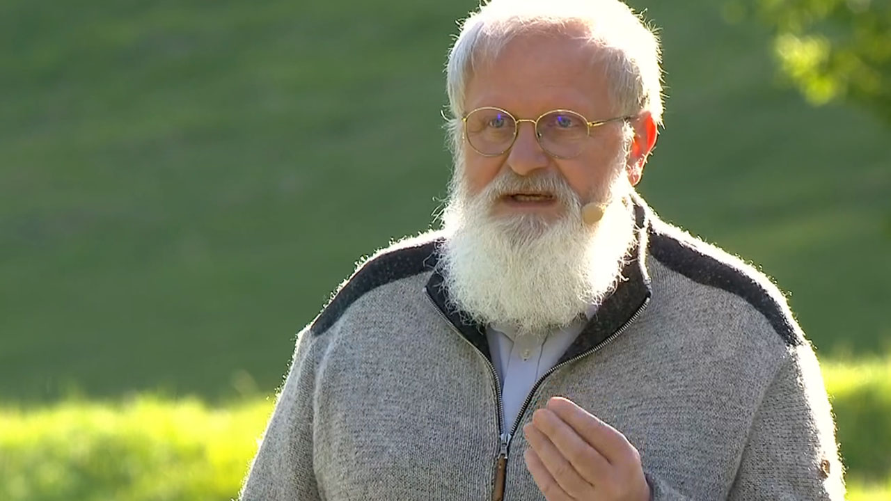 Pater dr. Karel Gržan med kritičnim nagovorom o stanju slovenske politike in podeželja v oddaji Tarča