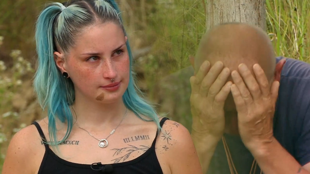 Alenka v solzah zapušča areno šova Kmetija po porazu proti Janu