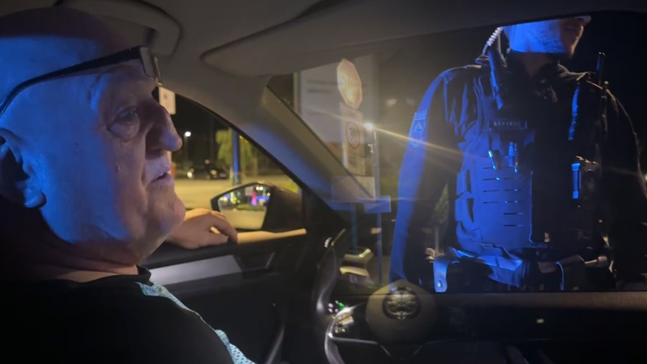 Martin Strel med policijskim postopkom v živo na Facebook družbenem omrežju