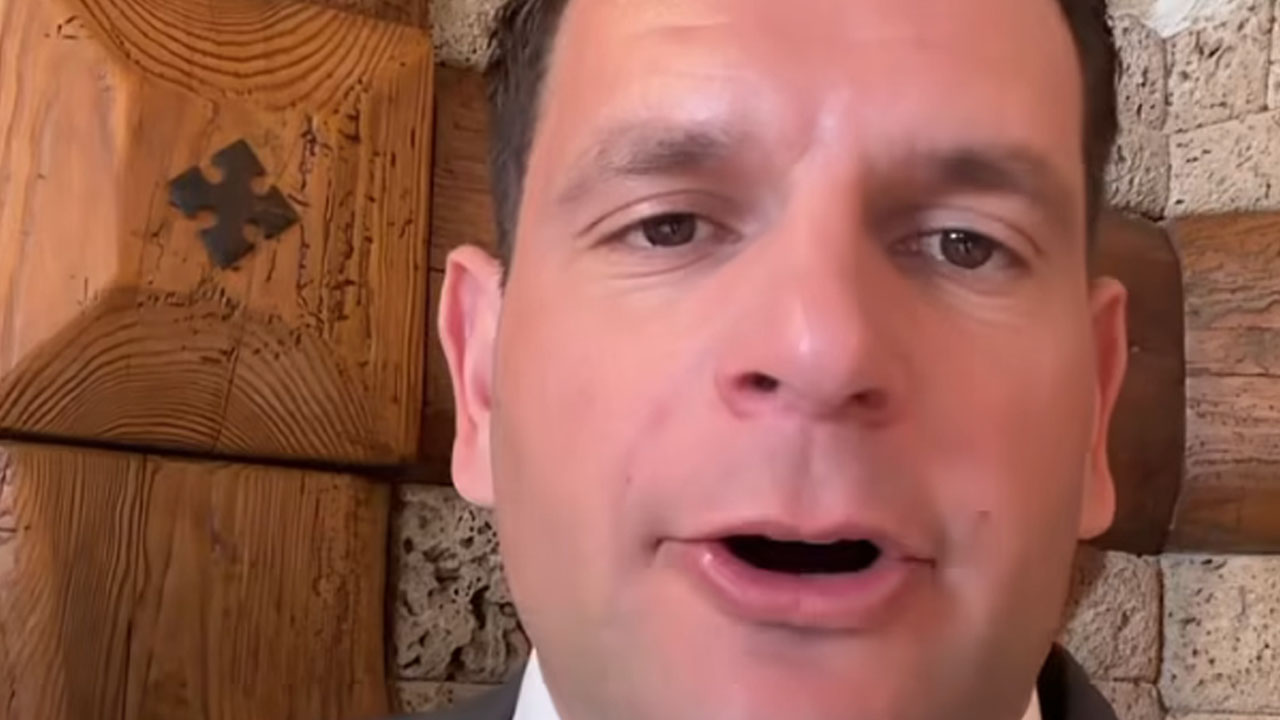Zoran Stevanović v posnetku izpostavil dogajanje v ozadju politike, o katerem nihče noče govoriti