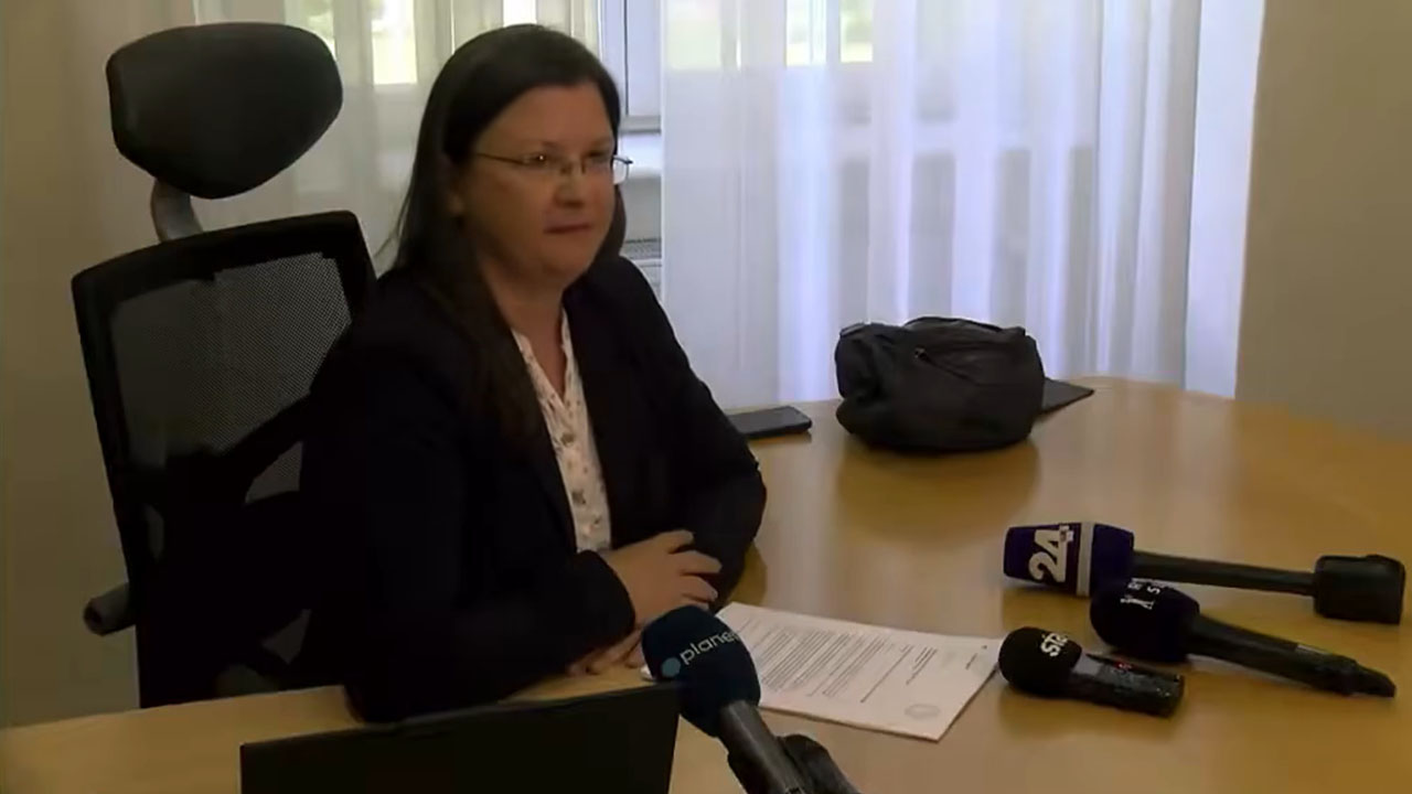 Poslanka Katja Kokot pred predstavniki medijev z jasnim sporočilom