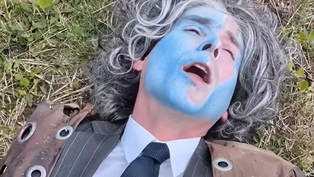 Parodija iz satirične oddaje Kaj dogaja, Tilen Artač si je privoščil odhod Roberta Goloba