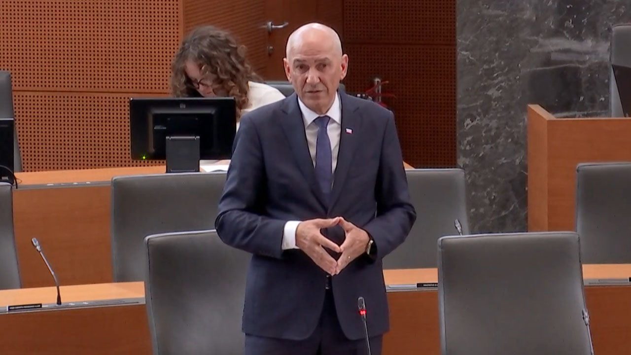Potrjena je nova vlada pod vodstvom premierja Janeza Janše