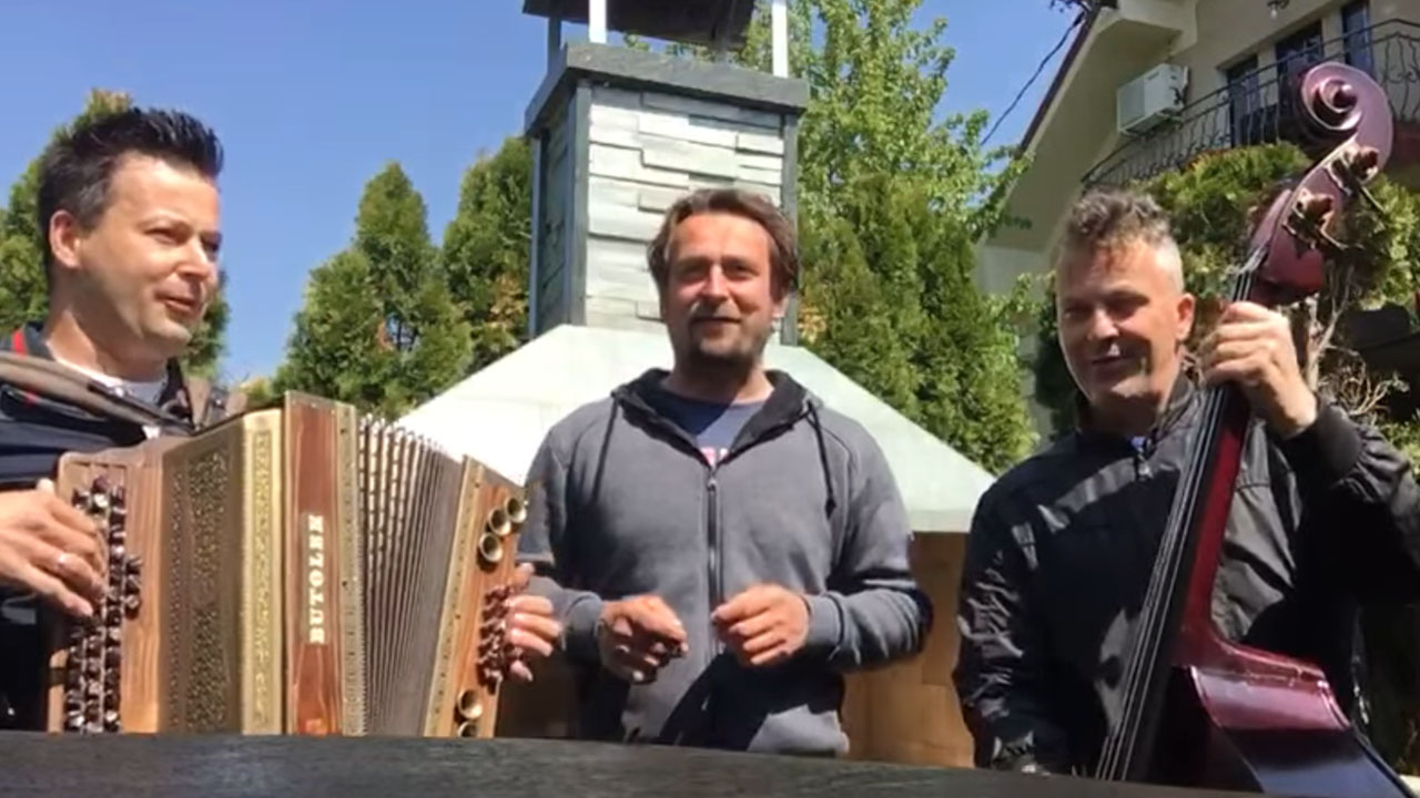 Silvo Pliberšek, Robert Butolen in Jože Sadek zapeli pesem Bo moj vnuk še pel slovenske pesmi