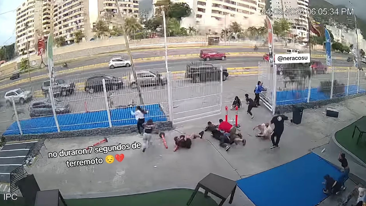 Posnetek potresa v venezuelskem mestu Caraballeda, La Guaira