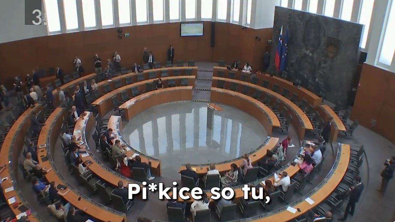 Sočne kletvice poslanca ob koncu petkove izredne seje v DZ