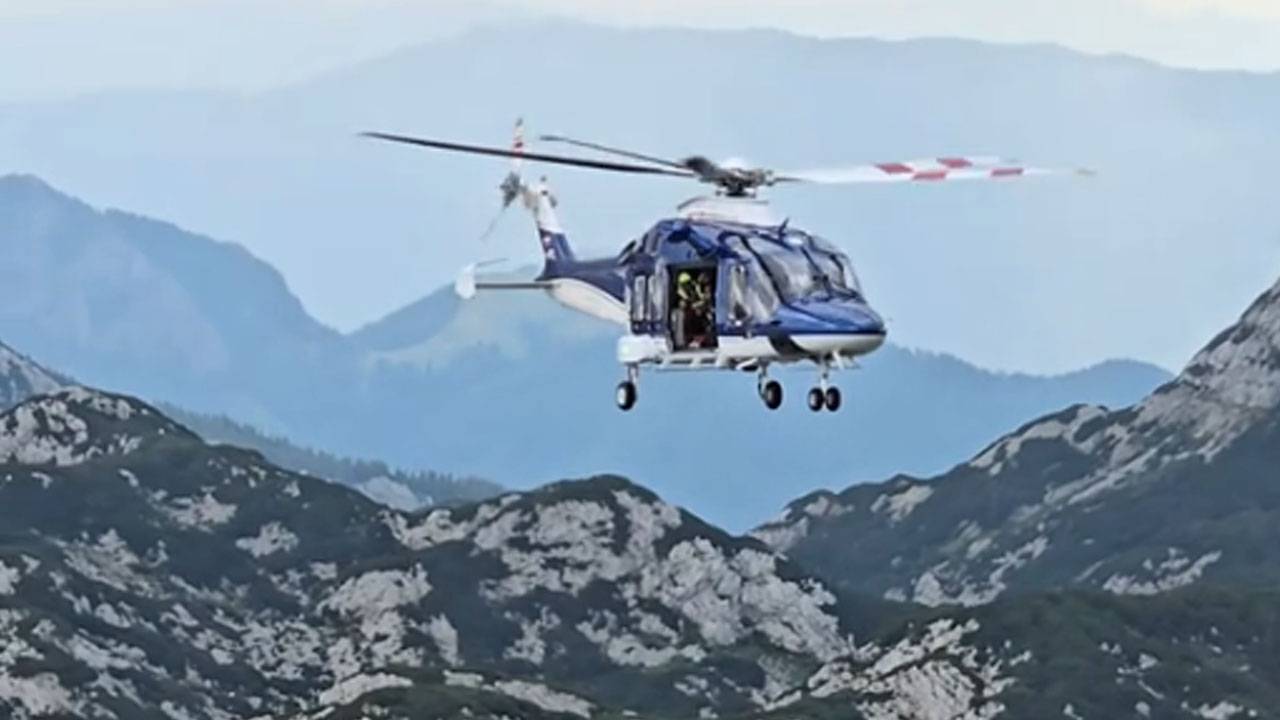 Hrvaški pohodnik Hrvoje Banaj objavil posnetek reševanja s helikopterjem po ugrizu kače