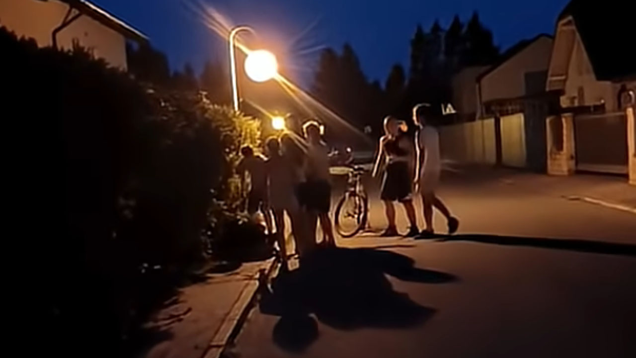 Posnetek fizičnega obračuna mladoletnikov iz Dupleka, ki so se spravili nad starejšega občana