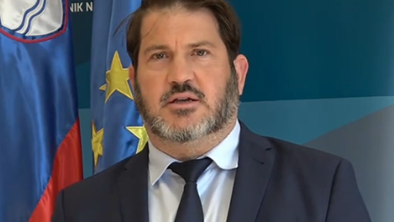 https://klip.si/uploads/fb/2026/1785425481.jpg