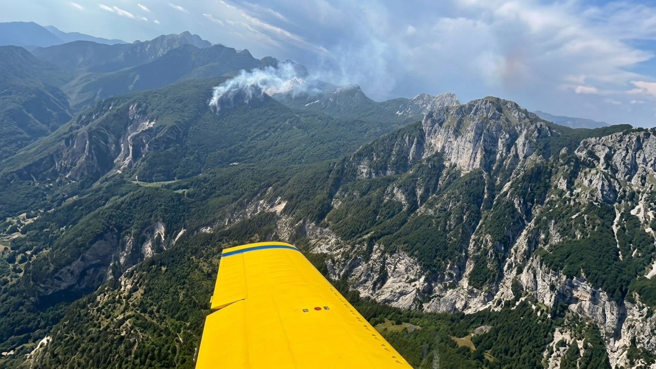 Gašenje požara pri Bovci skozi oči pilota letala Air Tractor