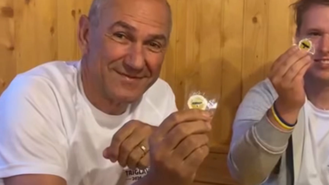 Janez Janša obiskal Triglav in delil utrinke svojega izleta