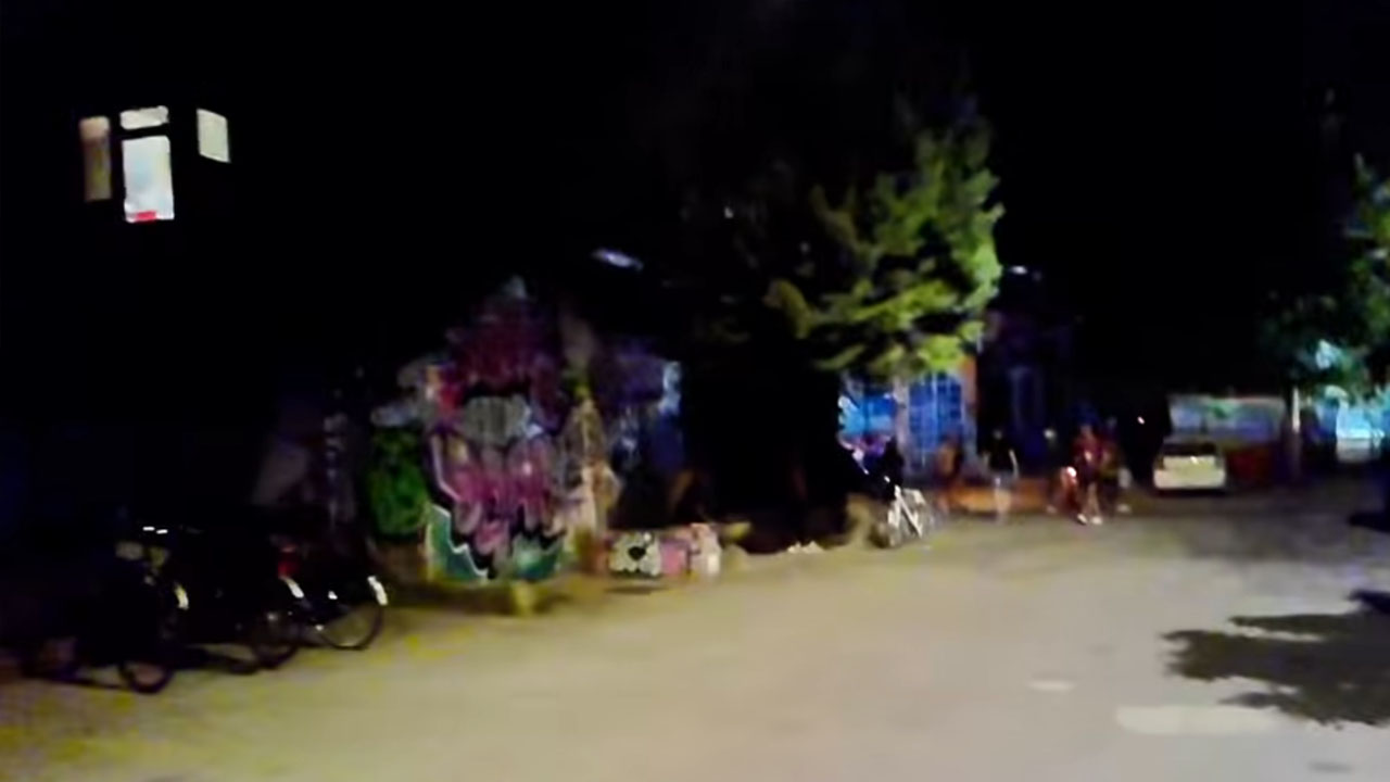 Posnetek naj bi prikazoval prodajo droge na območju Metelkove v Ljubljani