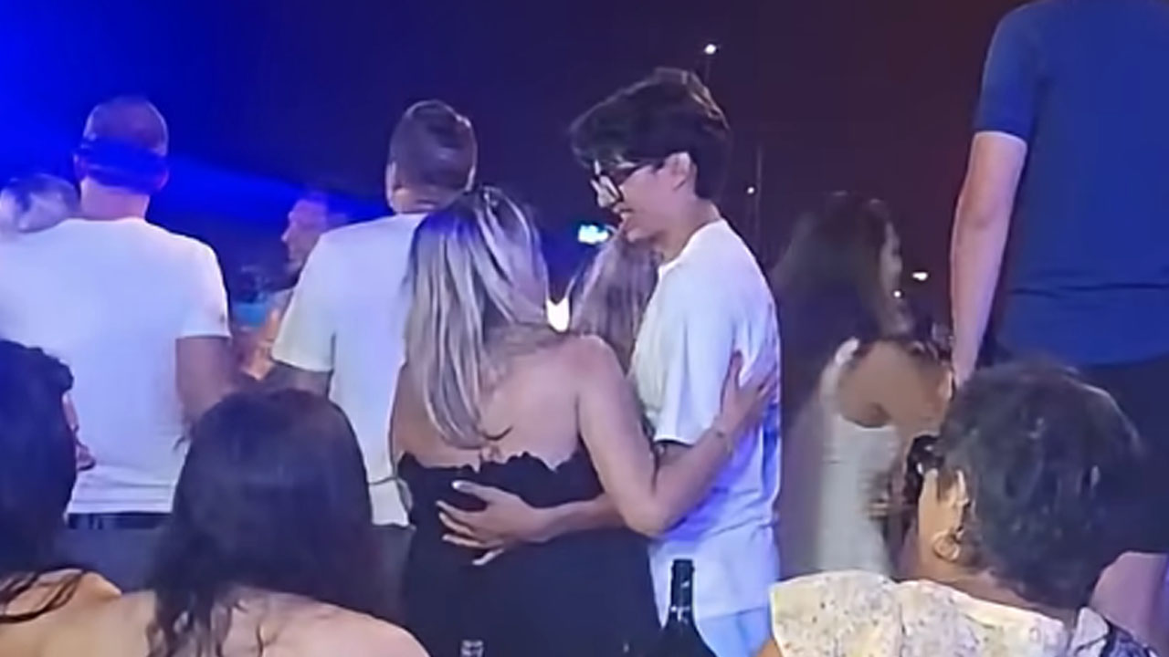19-letni Sven Paspalj ob zadnjem plesu z mamo