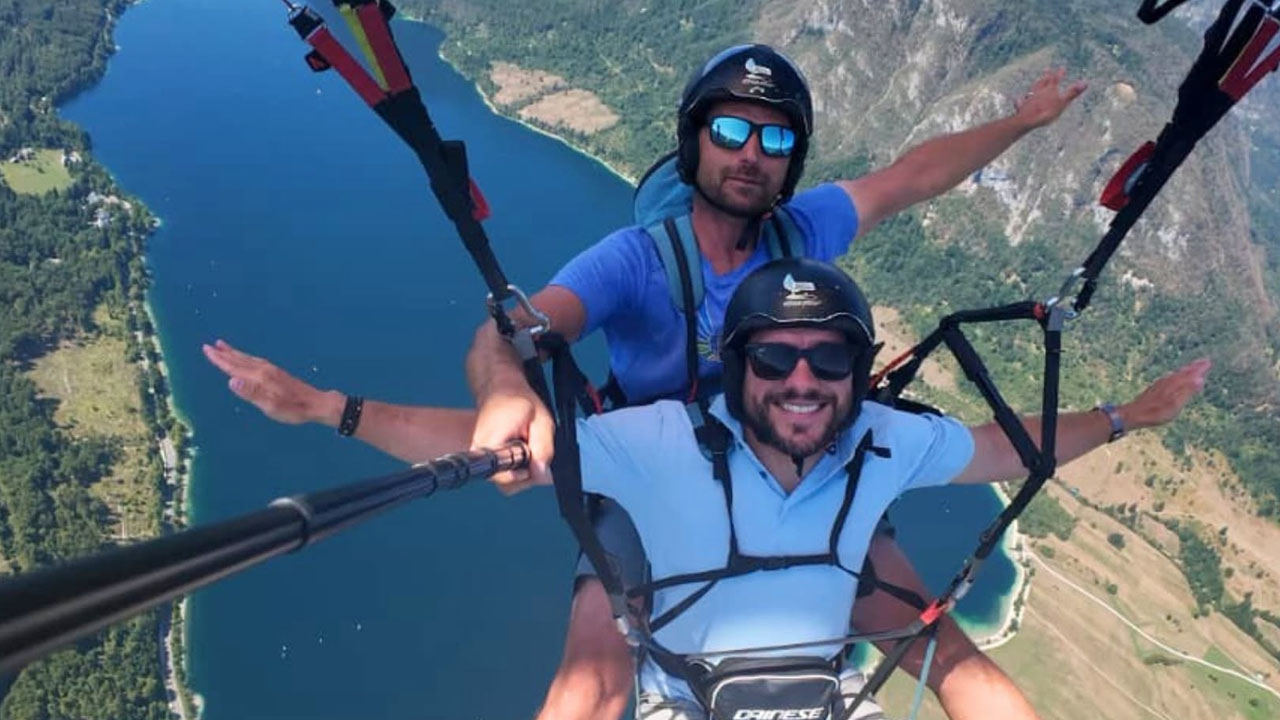 Slovenski župnik Martin Golob posnel svoj polet nad Bohinjem