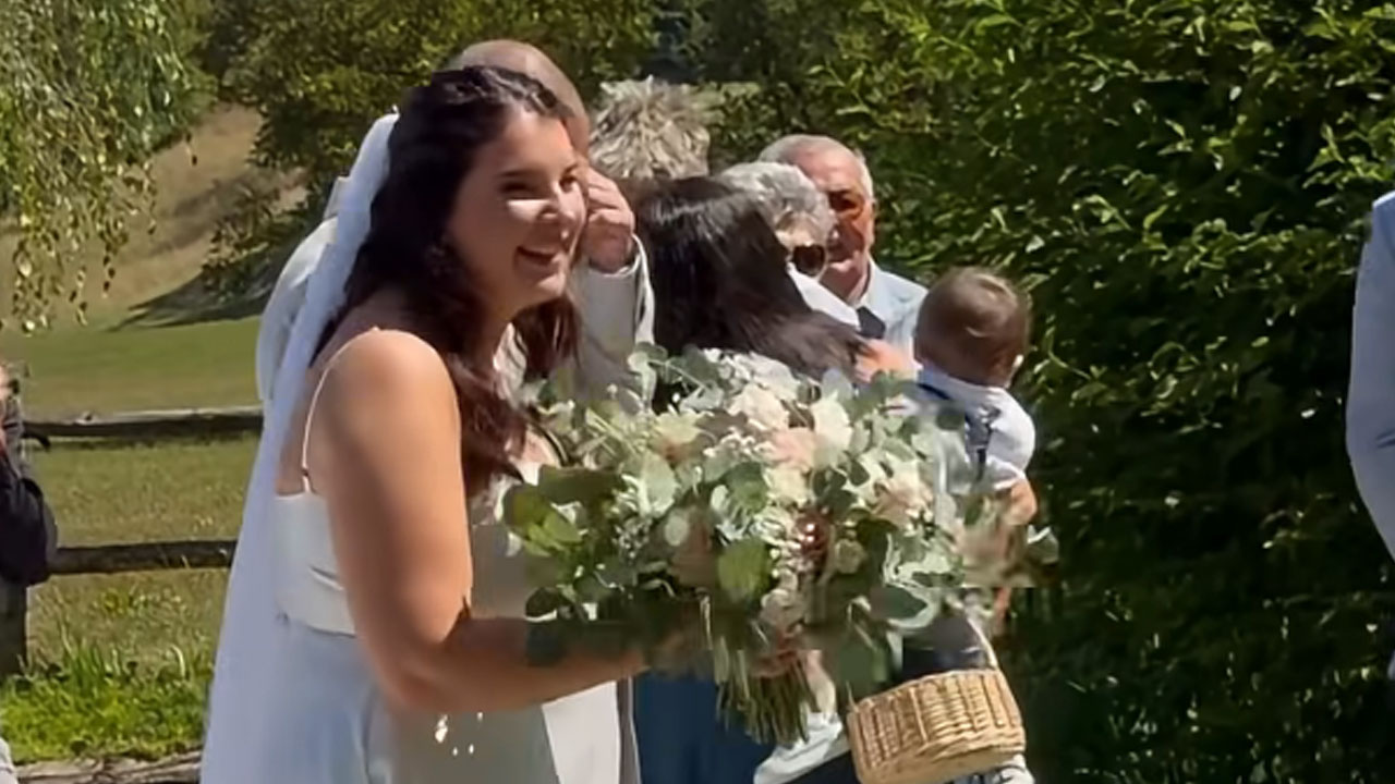 Nevesta doživela presenečenje, na poroko prišli vsi Kvatropirci