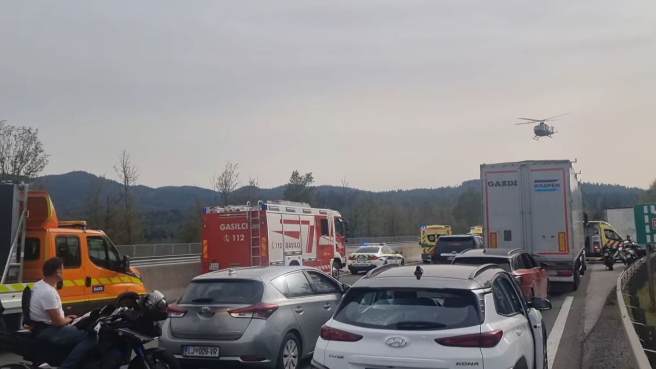 Posredovanje helikopterja ob včerajšnji tragediji na primorski avtocesti