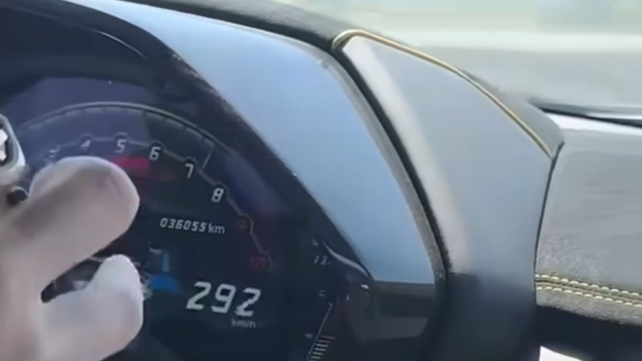 Po hrvaški avtocesti vozil preko 300 km/h in objavil posnetek