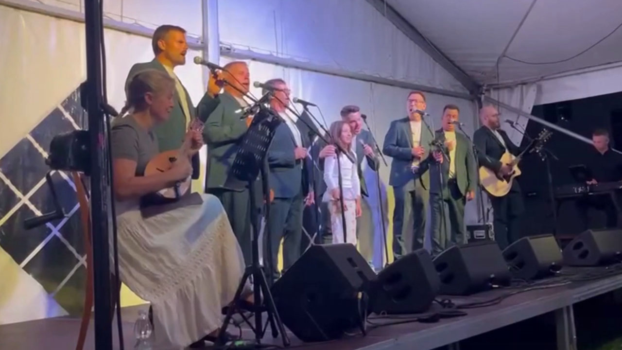 Klapa Semikantá objavila ganljiv nastop deklice Eme, ki je danes v Italiji izgubila življenje