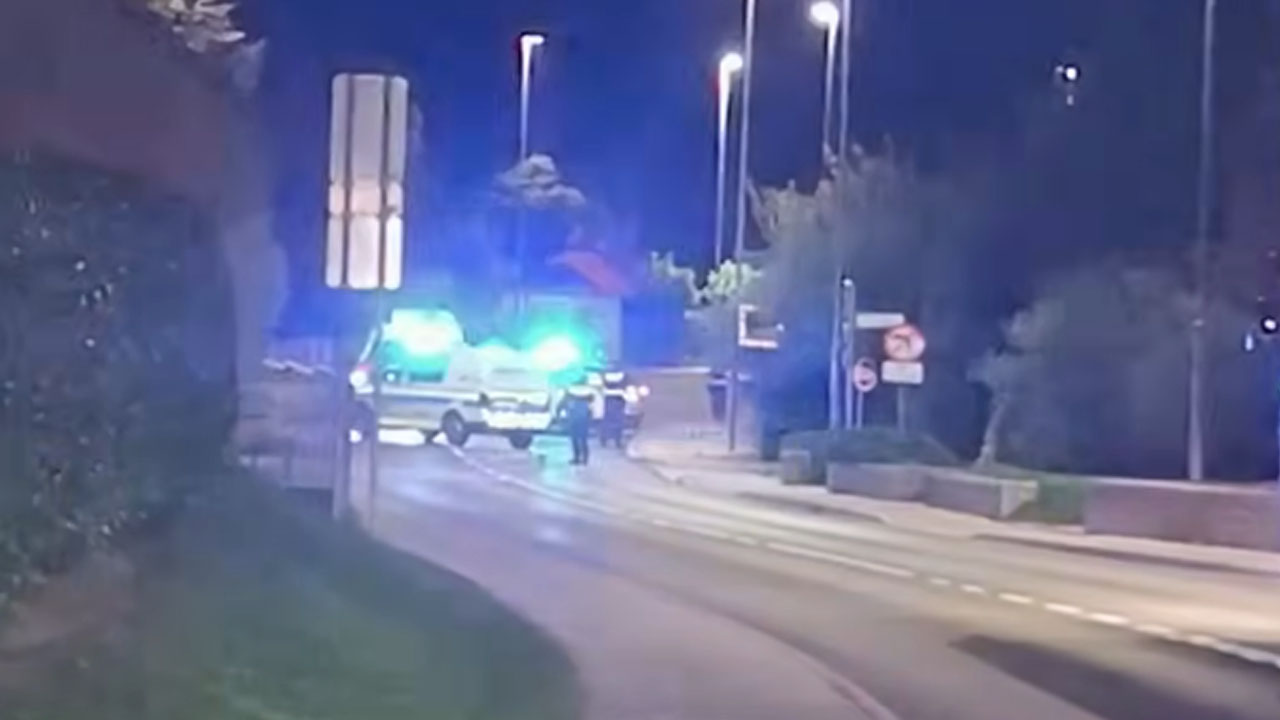 Posnetek na kraju incidenta v Škofji Loki, kjer so policisti streljali na 22-letnika