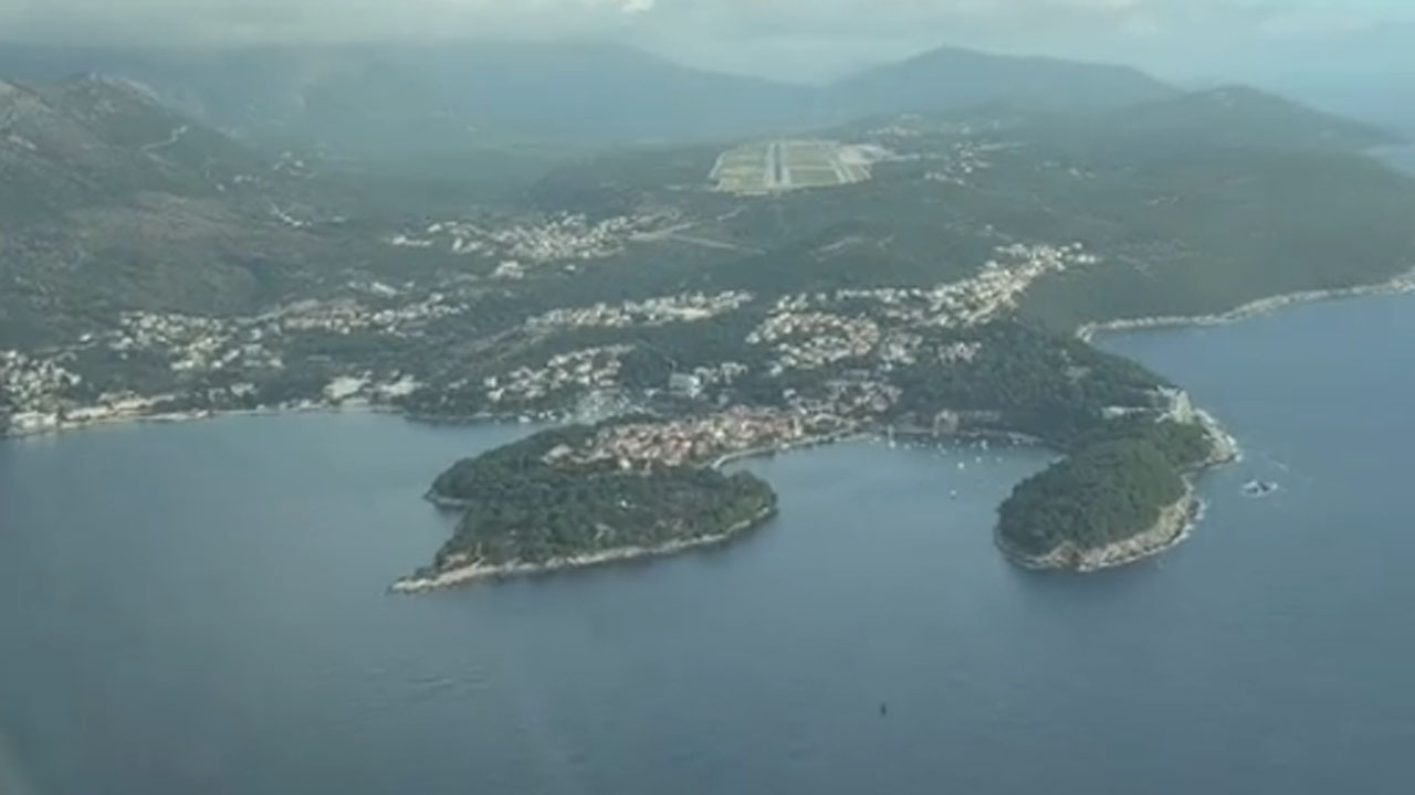 Pristanek potniškega letala Airbus A320 v Dubrovniku